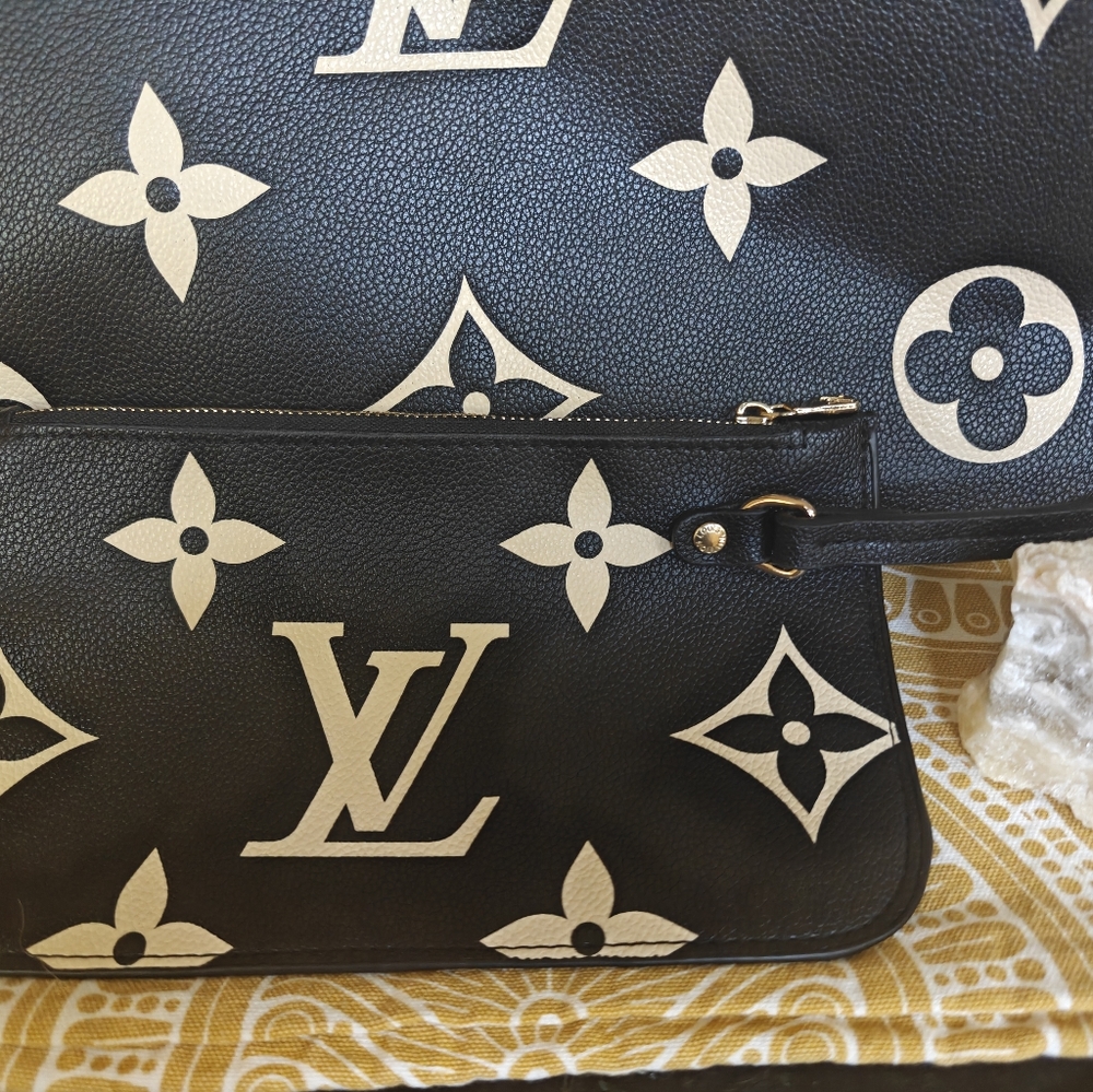 For Steph.......Classy FASHION Tote. New - Picture 3 of 14